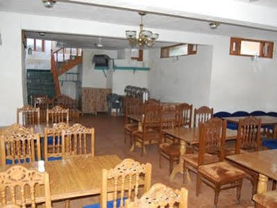 Hotel Zahgeer Continental - Srinagar Exterior photo